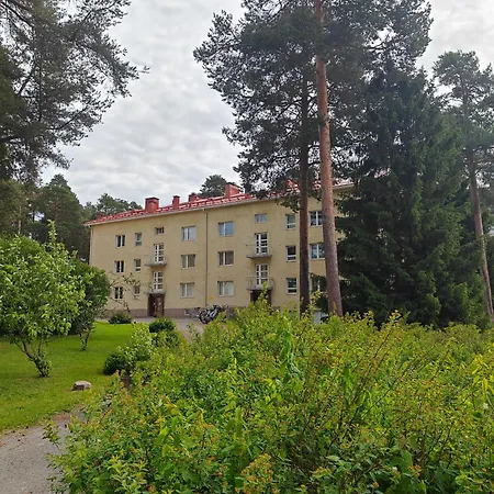 Kaksio Oysn Laehellae, Laempoepaikka Autolle Apartment